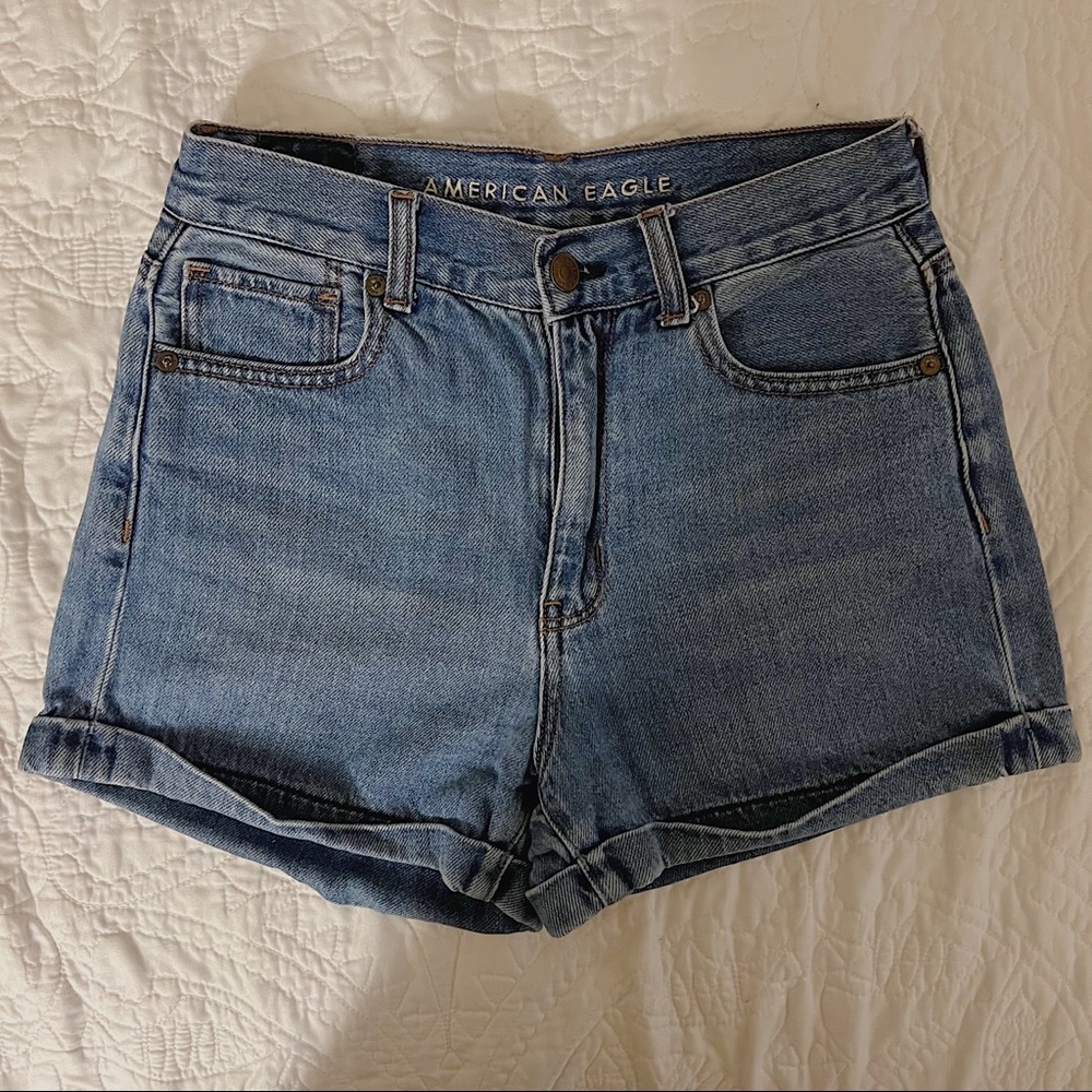 American eagle high waisted medium washed mom jean shorts